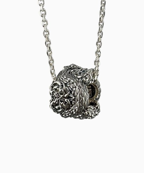 Fe.V Pendant